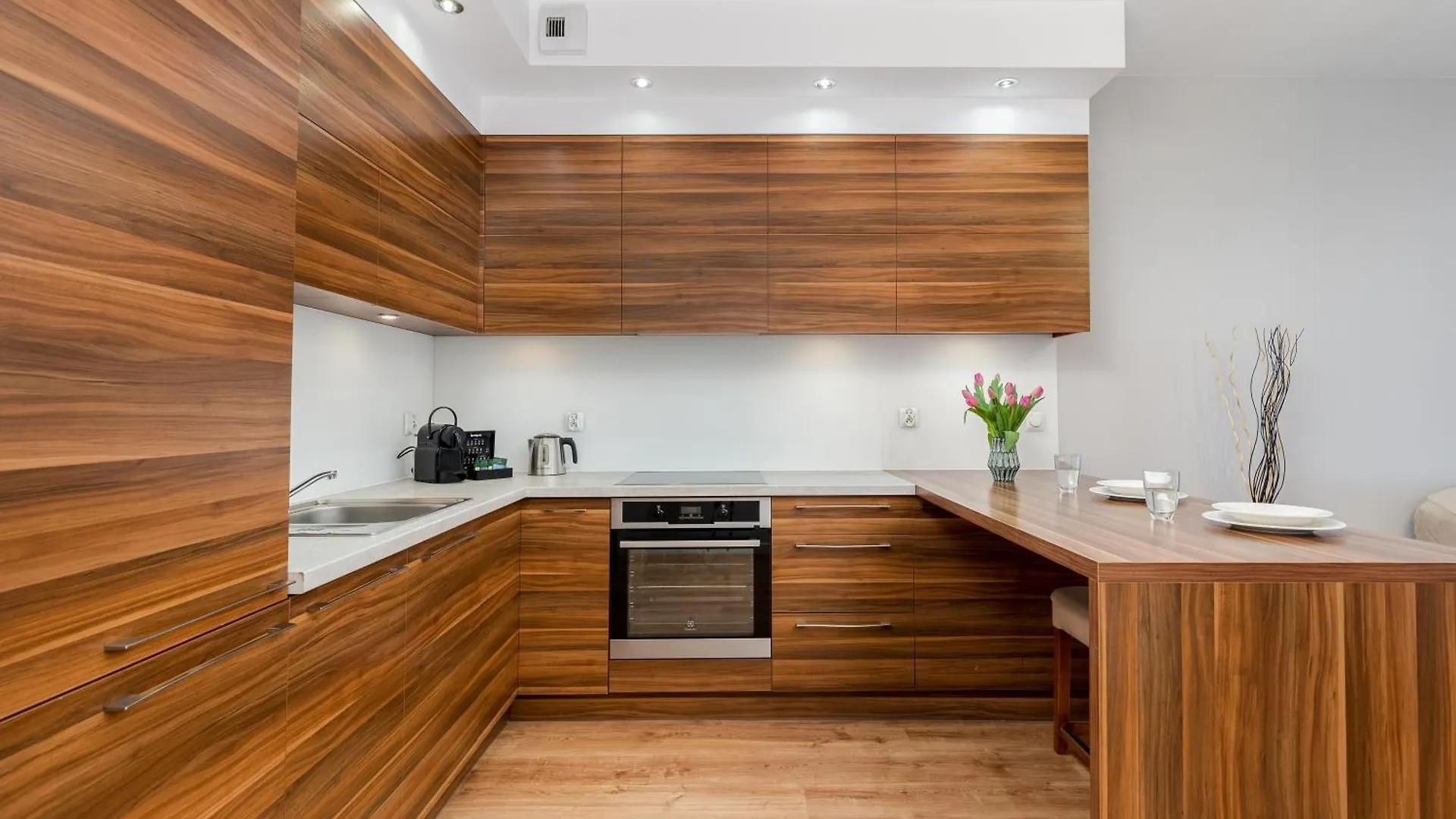 Browar Lubicz Apartment | Balcony | Elevator | Free Garage Cracovia