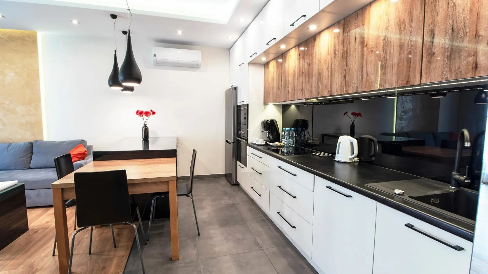 Browar Lubicz Apartment | Balcony | Elevator | Free Garage Cracovia