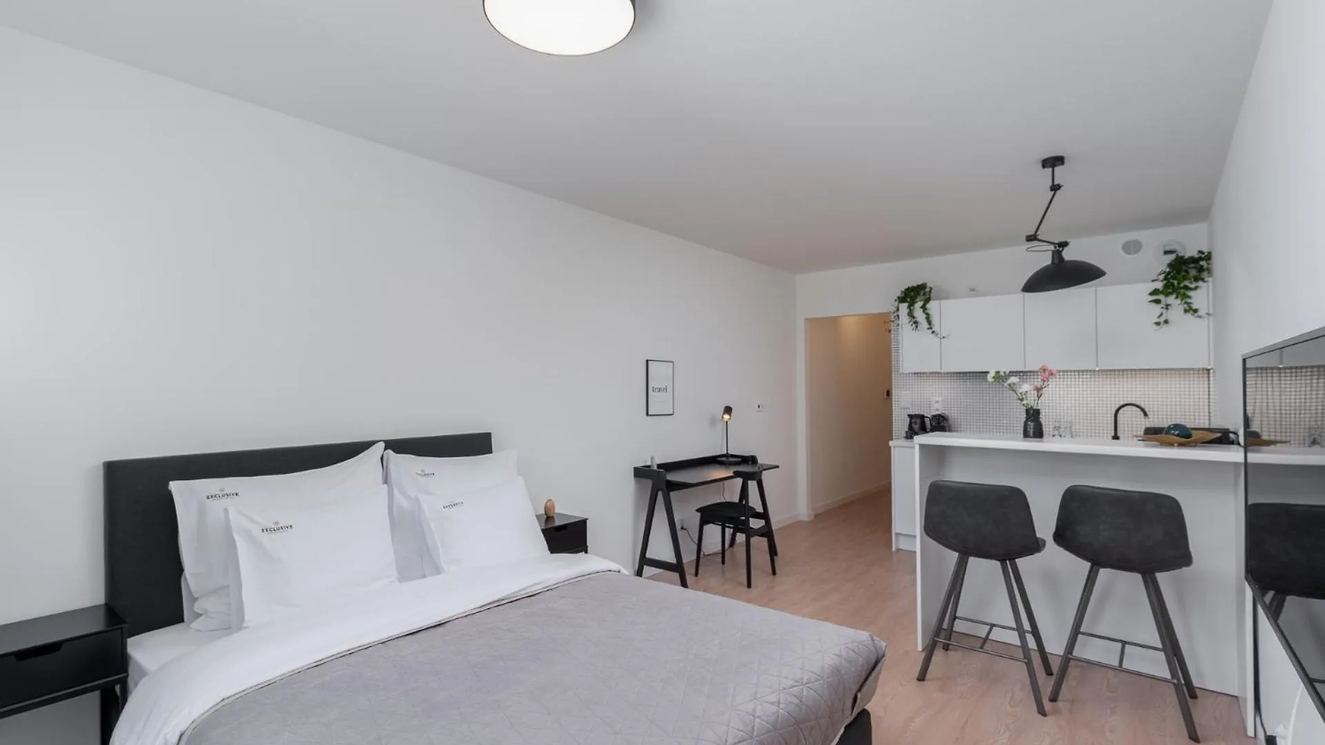 Browar Lubicz Apartment | Balcony | Elevator | Free Garage Cracovia