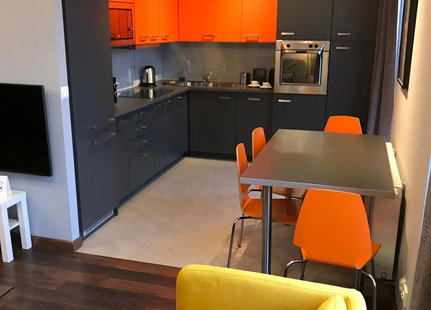 Browar Lubicz Apartment | Balcony | Elevator | Free Garage Cracovia